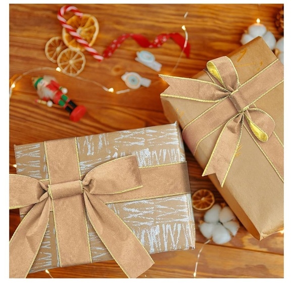 Brand new 3 Rolls Christmas Vintage Velvet Ribbon, 1 1/2'', 2'', 2 1/2'' - Picture 4 of 5